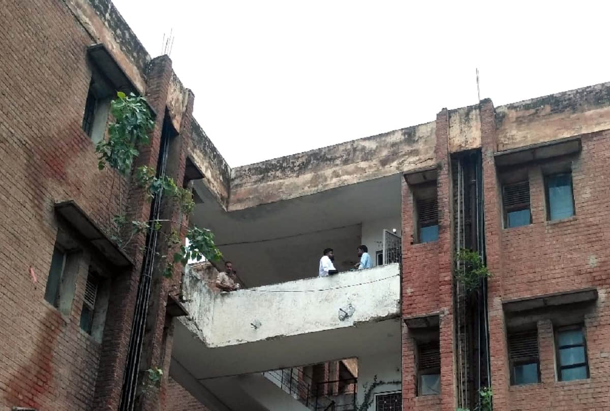 triple suicide in iit delhi campus police look for these seven questions