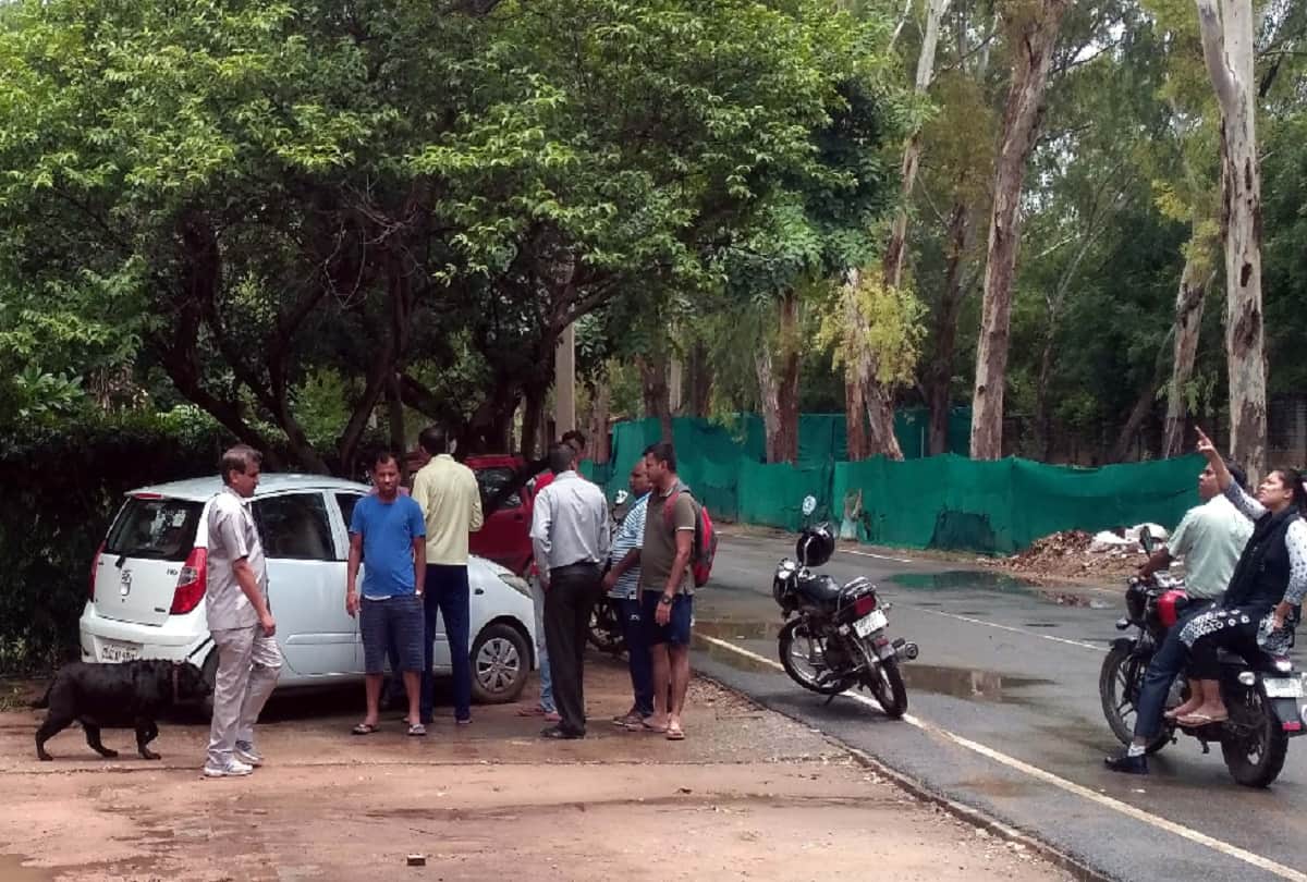 triple suicide in iit delhi campus police look for these seven questions