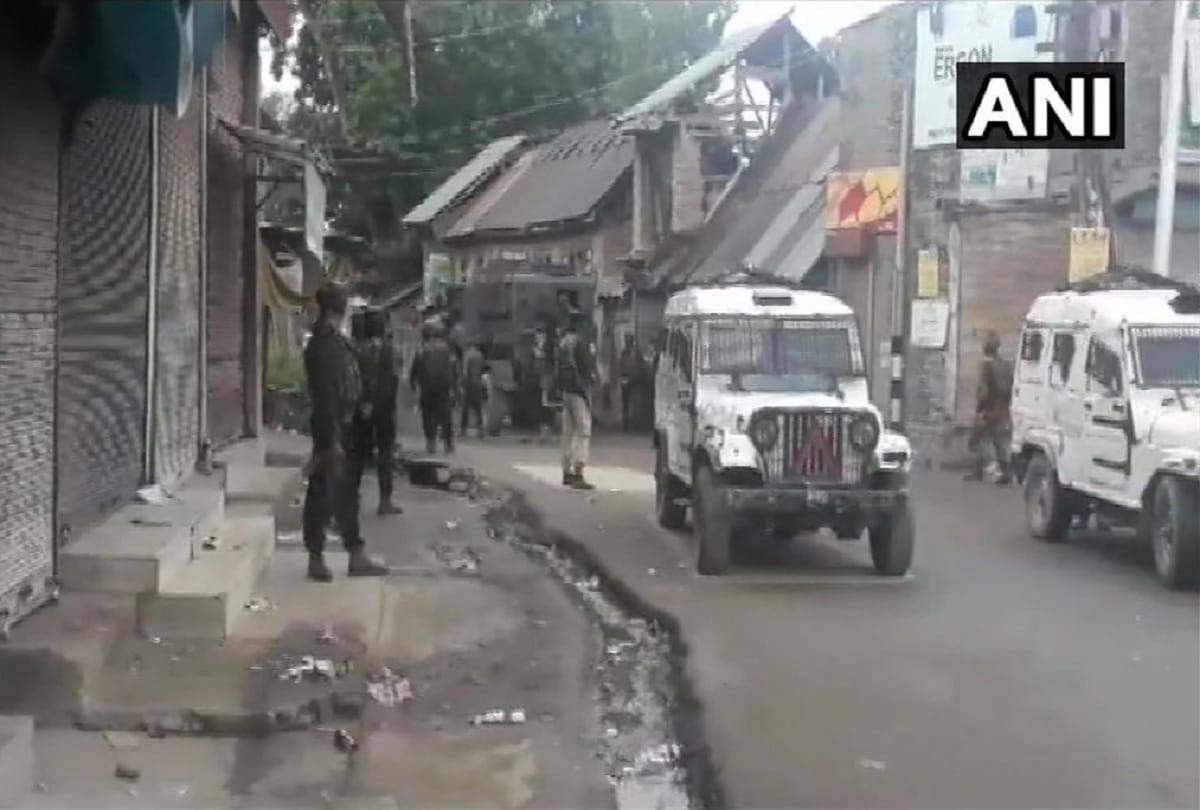 Exchange of fire begins between terrorists and security forces at Shopian Jammu & Kashmir
