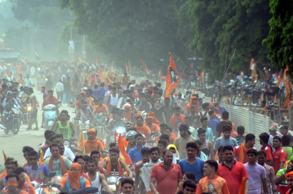 kawad yatra 2019 Kanwadiya doing worship in dargah piran kaliyar