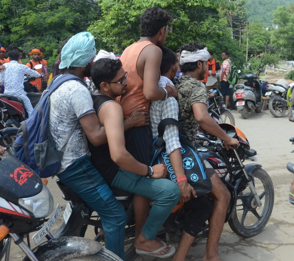 kawad yatra 2019 haridwar and roorkee painted in saffron color