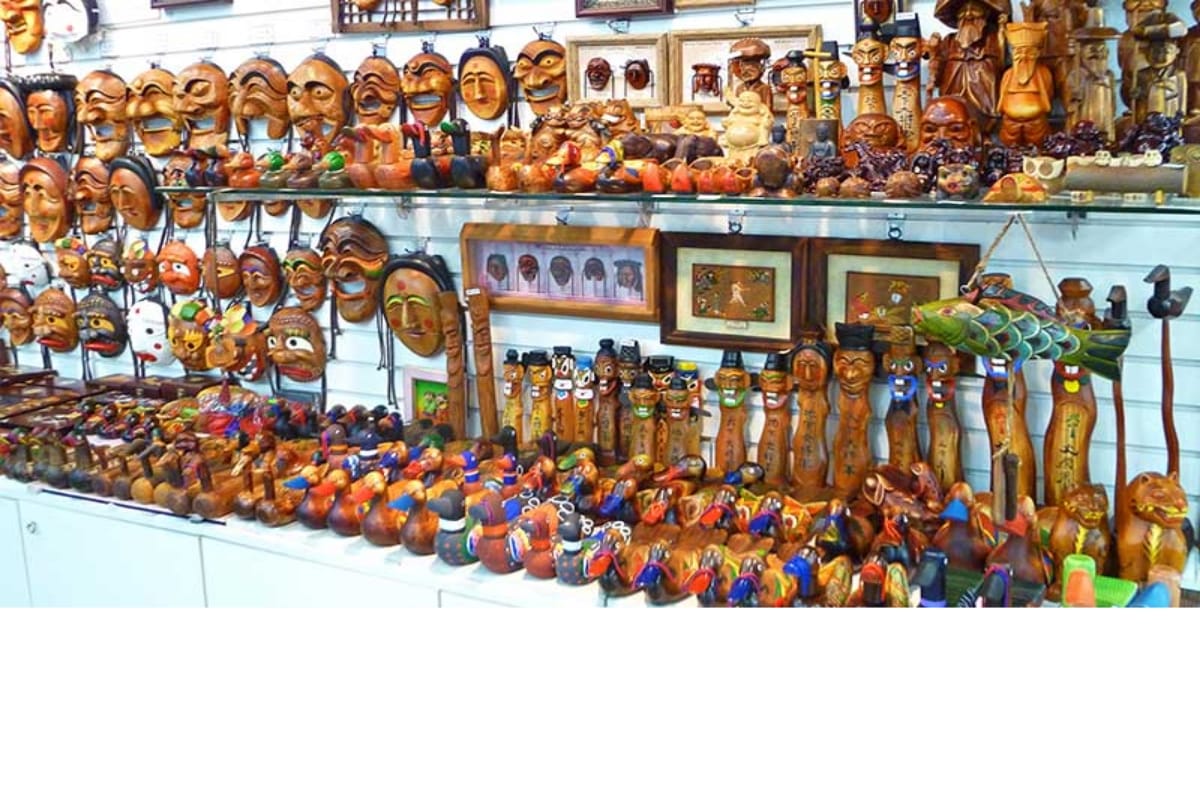 best shopping destination in sikkim mg road old market