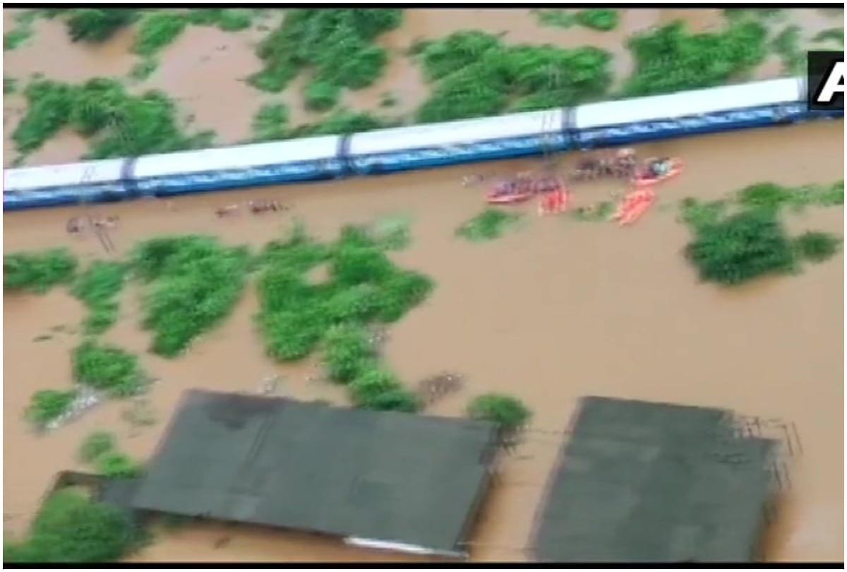 mahalaxmi express rescue operation photos Maharashtra