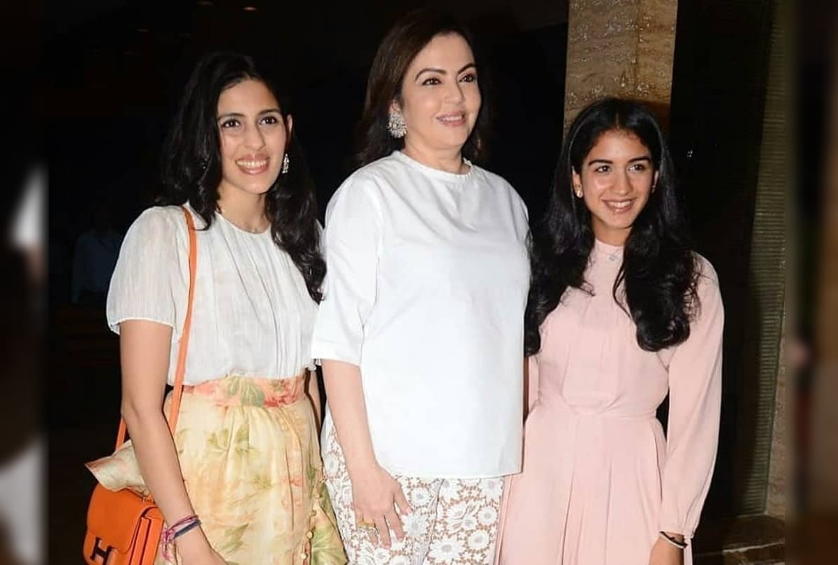 Nita Ambani Shloka Mehta and Radhika Merchant looks glamorous in these pictures