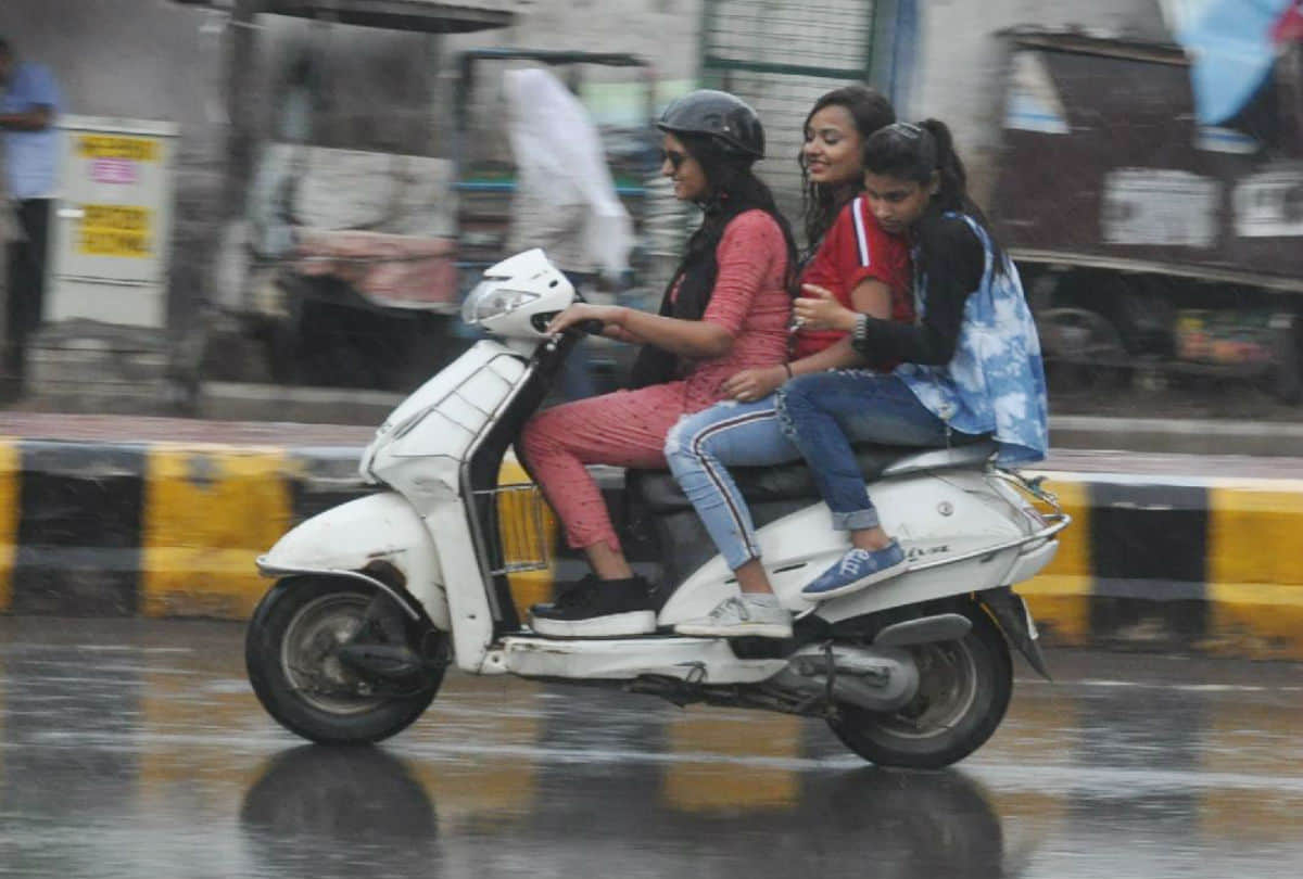 heavy rain lashes in parts of delhi ncr relief from humidity