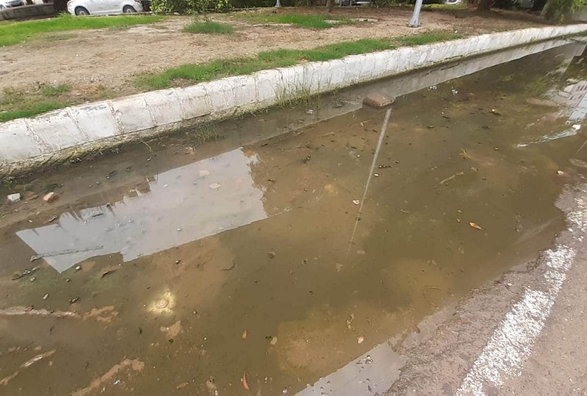 Heavy rain lashes in delhi ncr temperature goes down see in photos