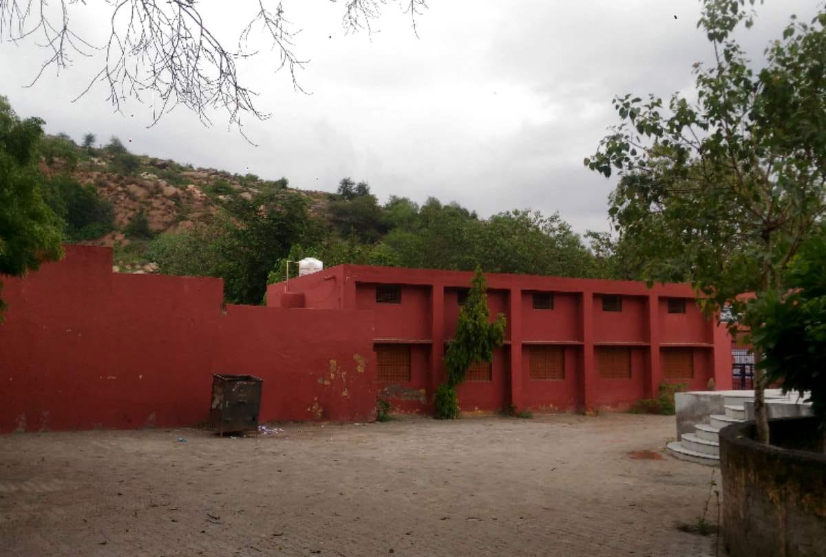 gurugram school wall collapsed anti social elements problem for girl student reach high court