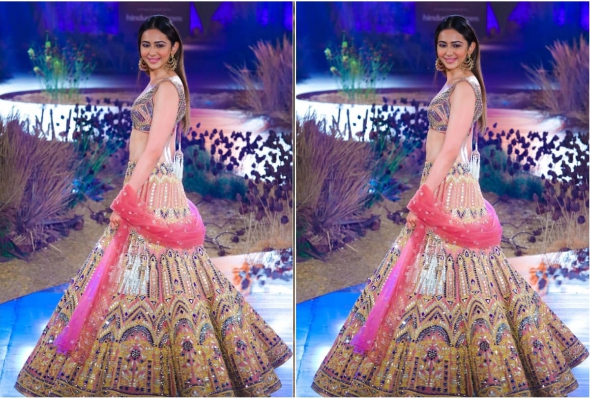 India Couture Week 2019: Sara Ali Khan, Rakul Preet Singh, Warina Hussain Dazzle the Ramp