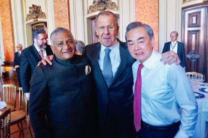 ब्रिक्स के देशों के विदेश मंत्रियों के साथ वीके सिंह