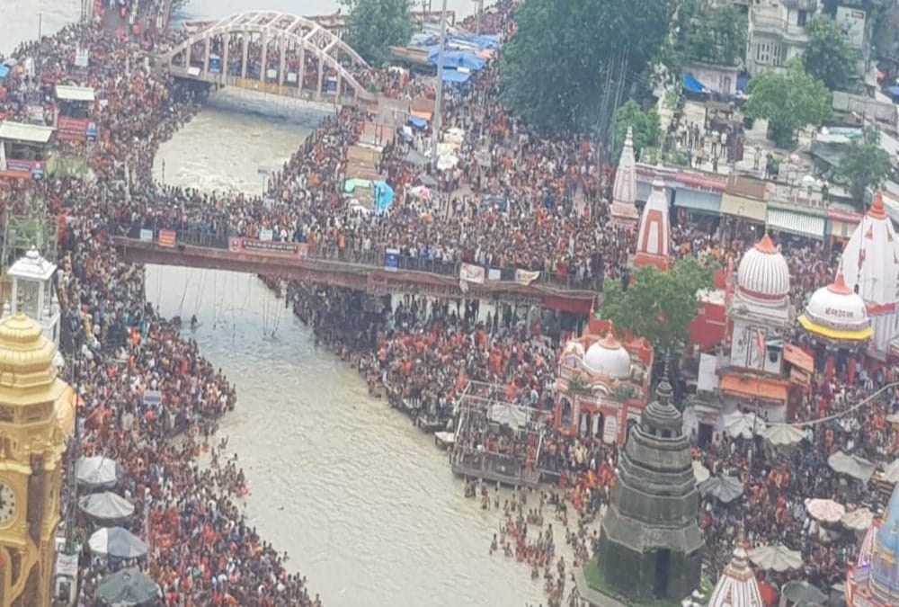 kawad yatra 2019 Approx 35 lakh Kawadiya on har ki pauri sprinkle flowers by helicopter