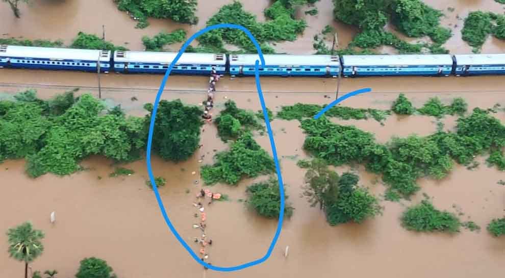 Alert in NCR after trapping in Mahalaxmi Express flood