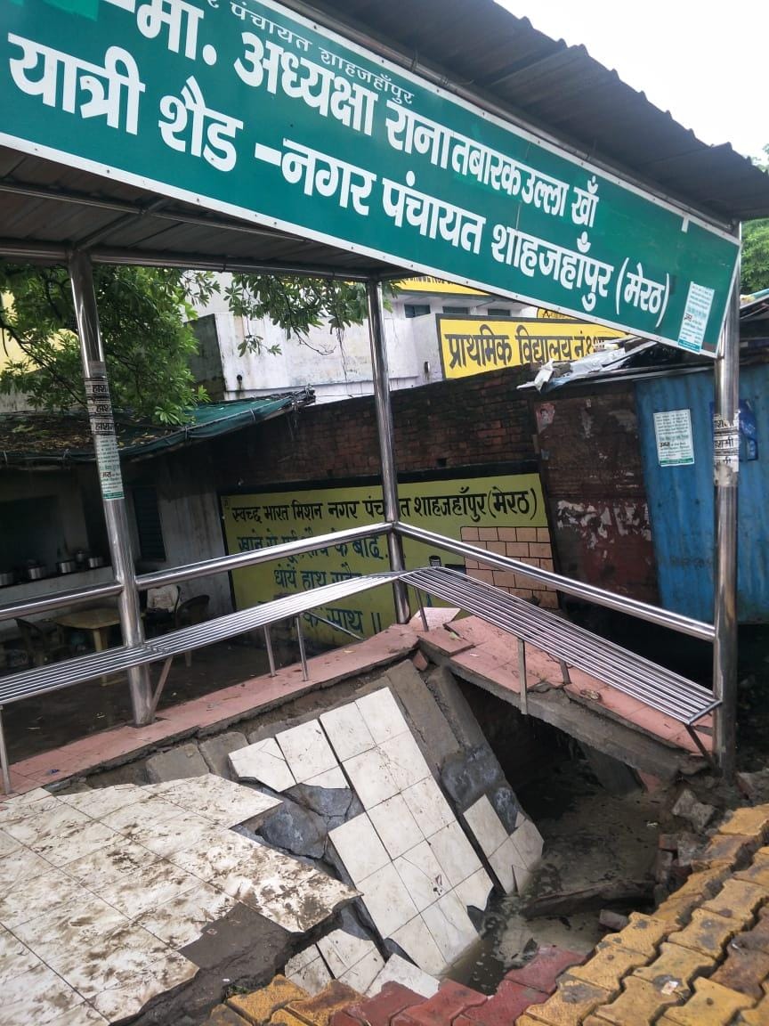 the passenger waiting shade down due to heay rain in the shahjahapur