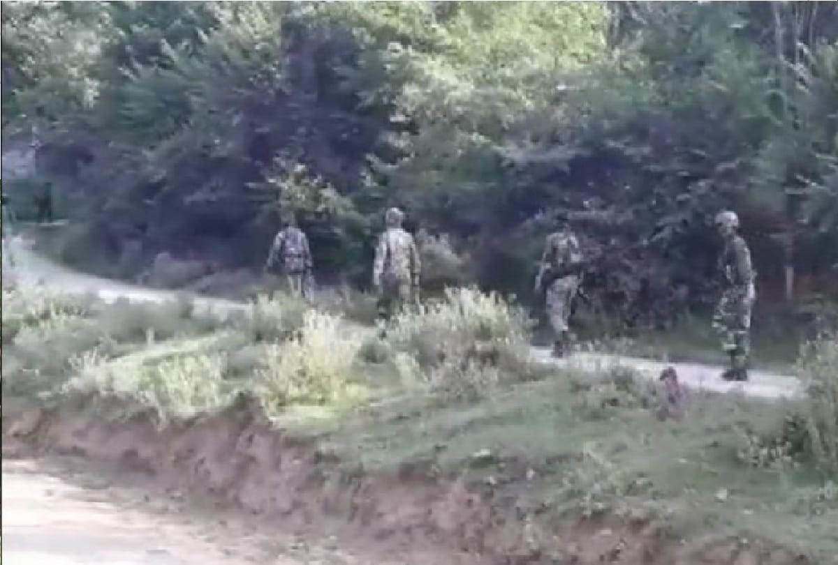 Jammu and Kashmir Two Terriorist including munna lahori killed by army in shopian encounter