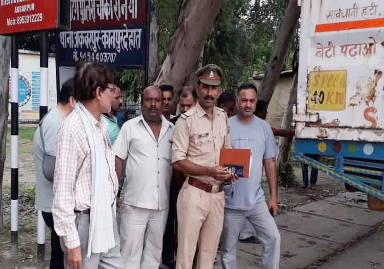 road accident in kanpur dehat, one people died