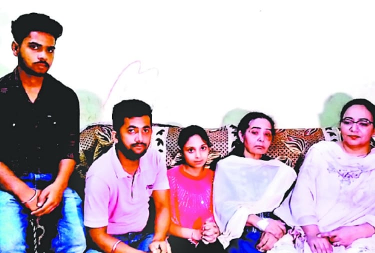 Gurdaspur's Woman Returned Home From Kuwait And Know Why Sunny Deol Came On Target