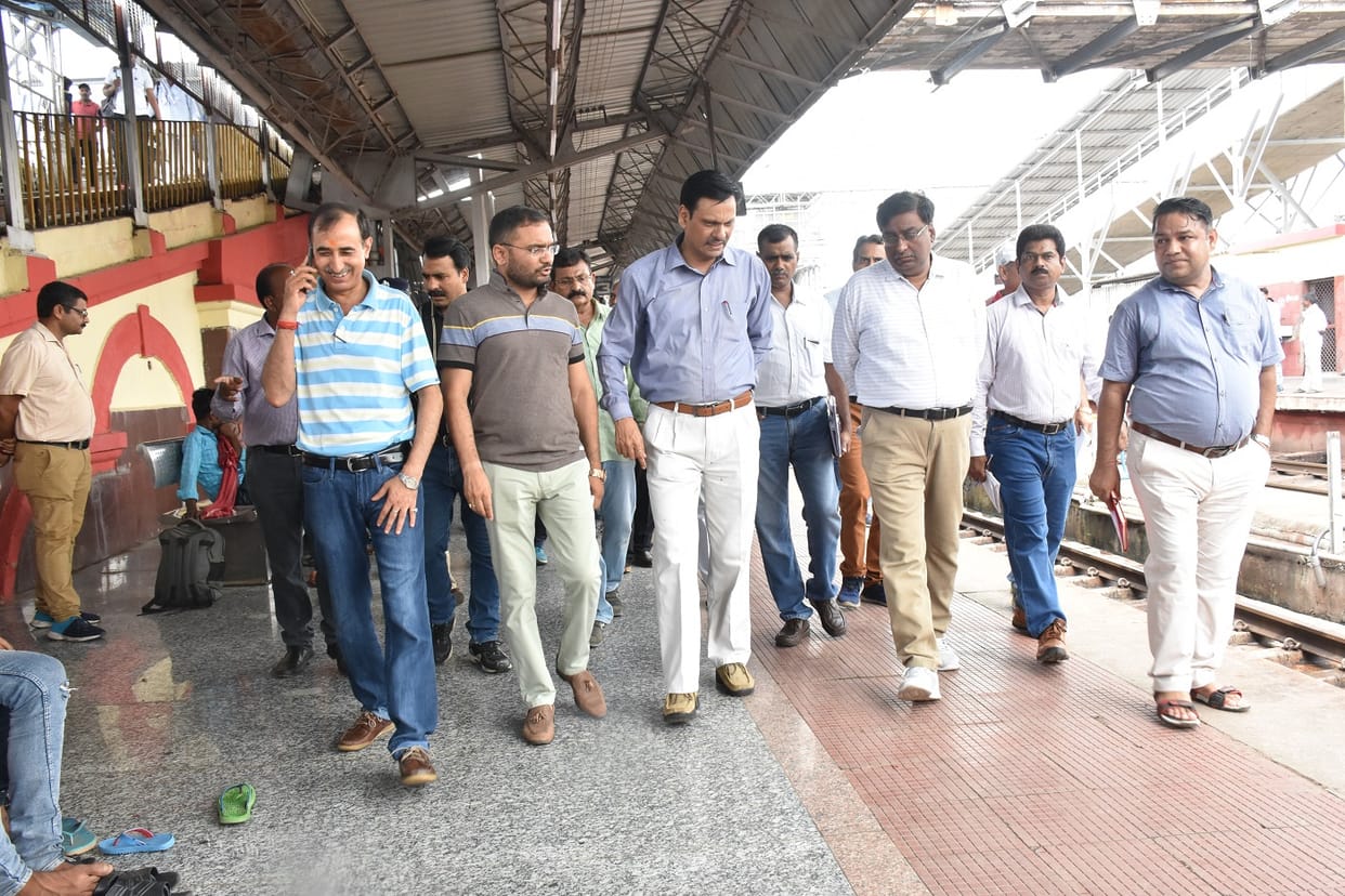 one foot ovebridge also make in station