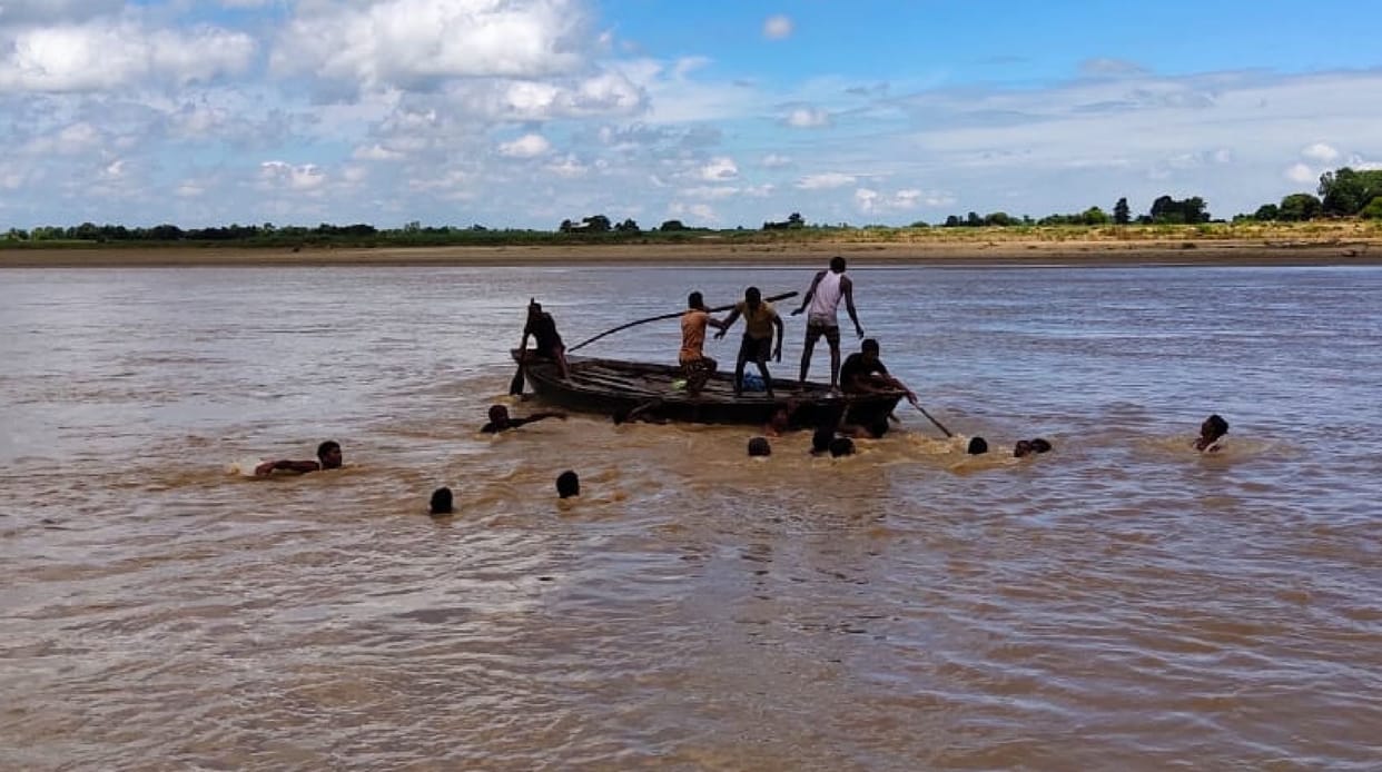boat drown in saryu, ladies death, two missing