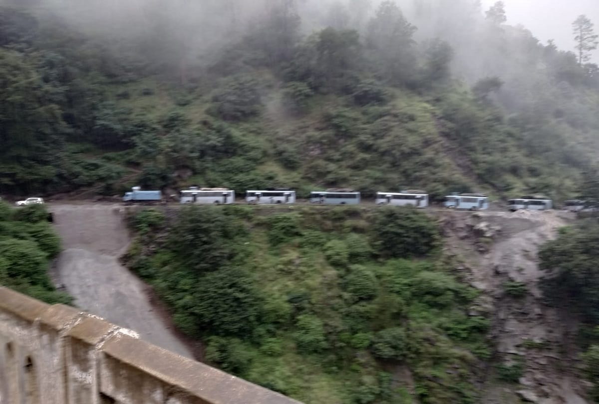 Landslides between Ramban and Ramsu at Jammu and kashmir