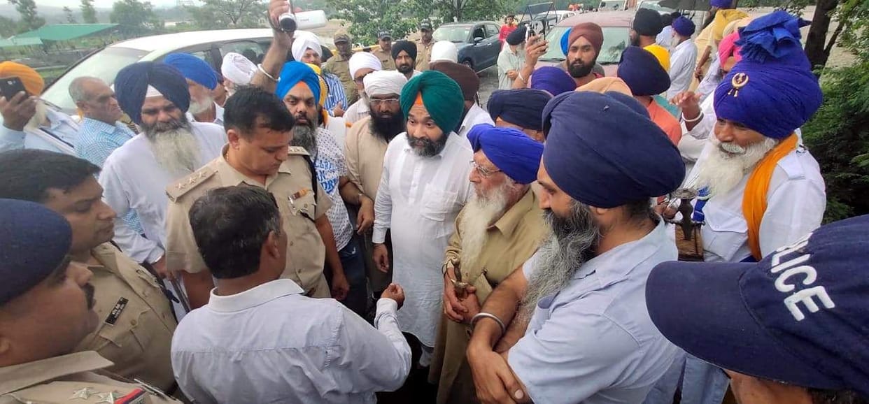 Gyan Godri Yatra stopped at Uttarakhand border