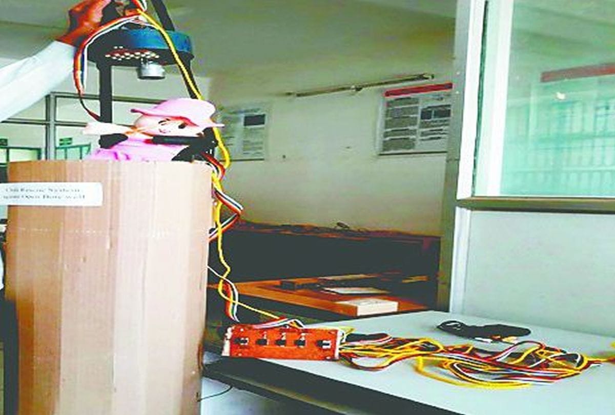 students made machine for child rescue in borewell