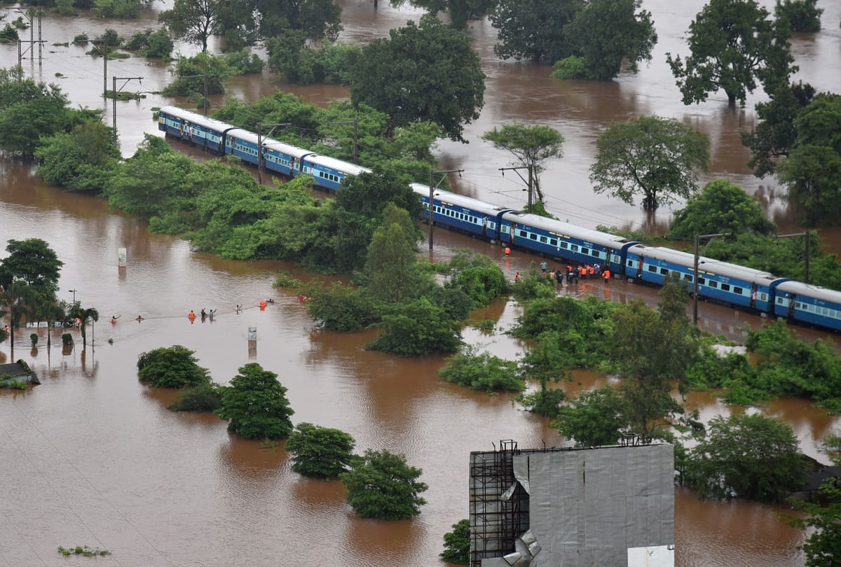 17 hours of Mumbai Crisis:  Water flowing overnight in the Mahalaxmi Express coaches