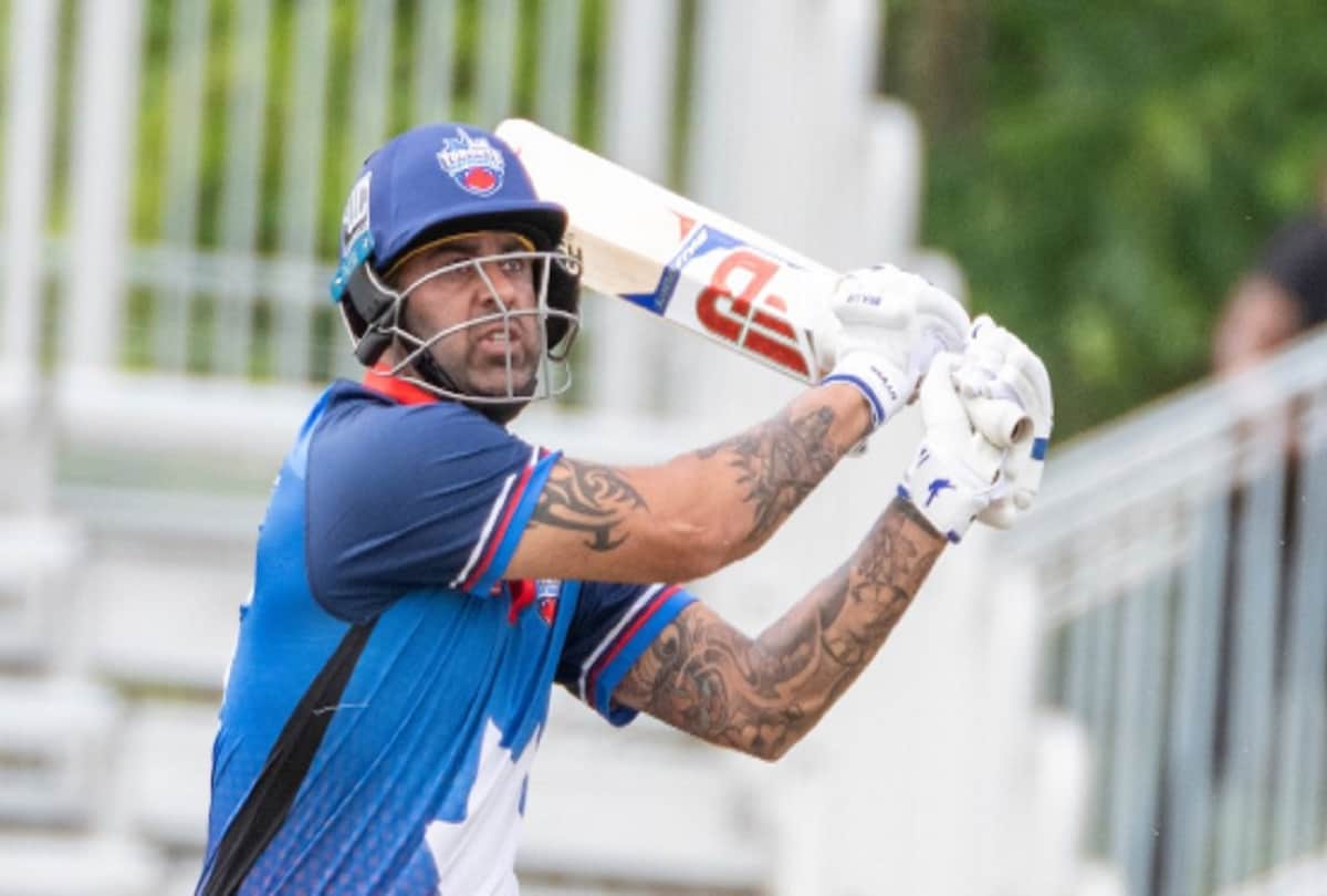 Yuvraj Singh stuns Pakistan Shadab Khan with flattest six in GT20 Canada