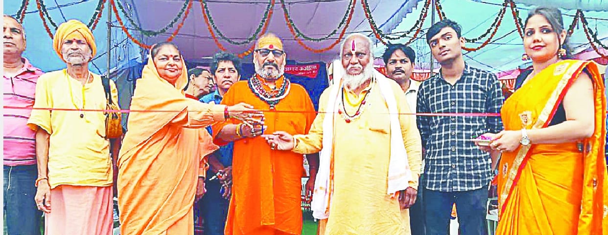 Shouting slogan bol bam bam bam in kanwar camp