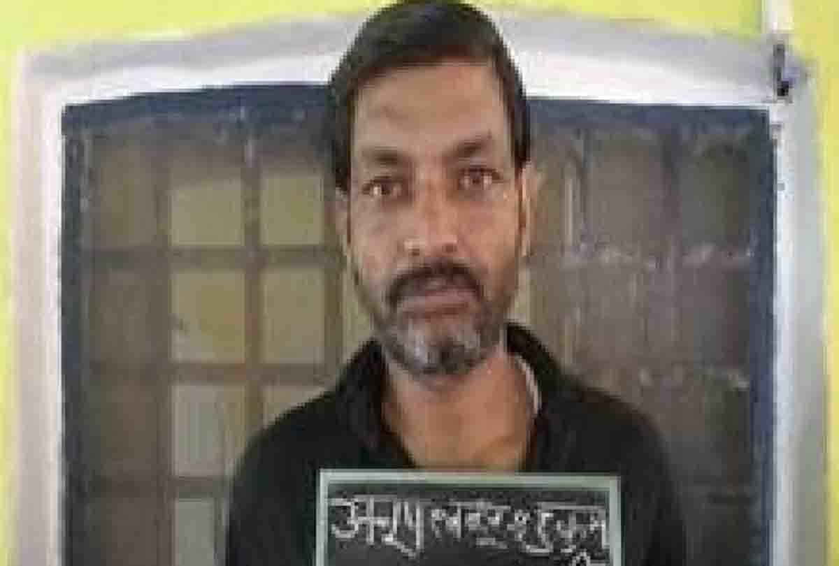 police constable sleeping in train and prisoner run away