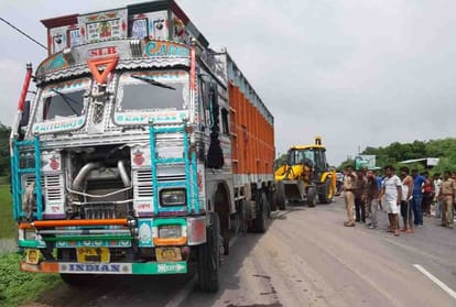 misdeed case on unnao bjp mla kuldeep singh, aunt of teenager died in road accident, victim injured