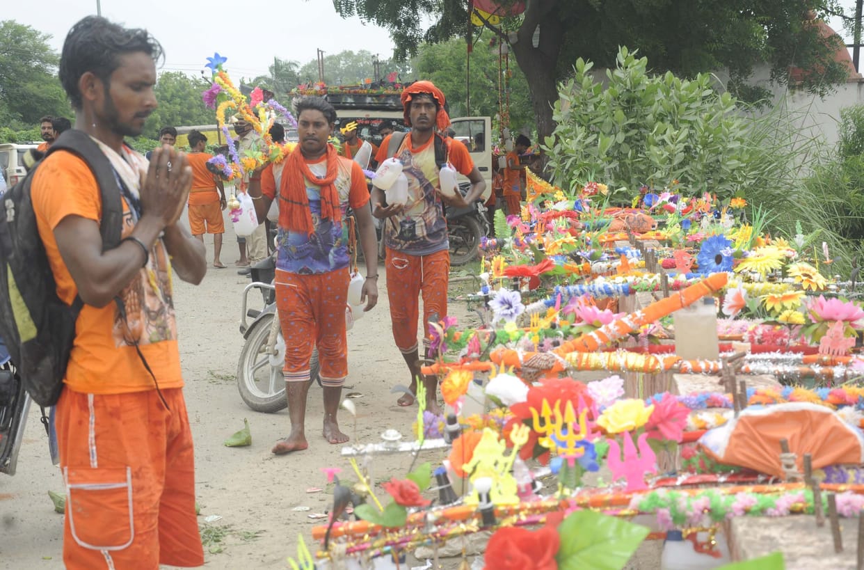 kawariye goes for jalabhishek on the 2nd Monday of Savan