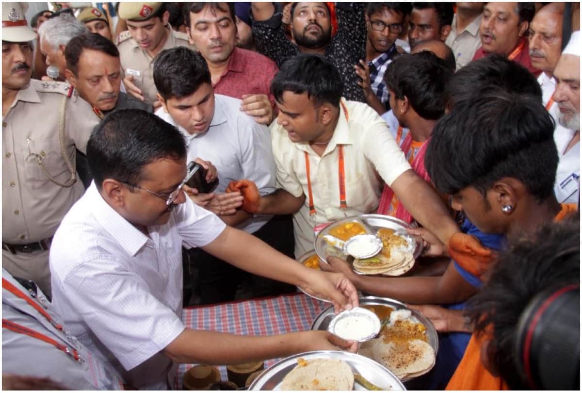 delhi kanwar yatra shows hindu muslim unity muslim mla service in kanwar camp jai shriram slogans