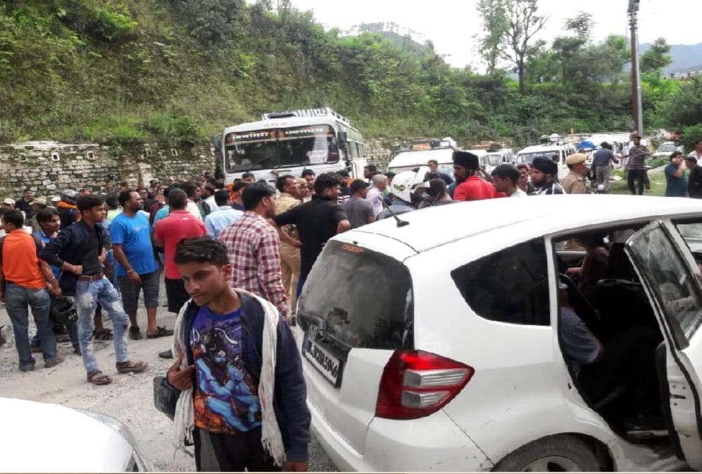 Petrol Problem on badrinath Highway Kanwariya done Traffic jam