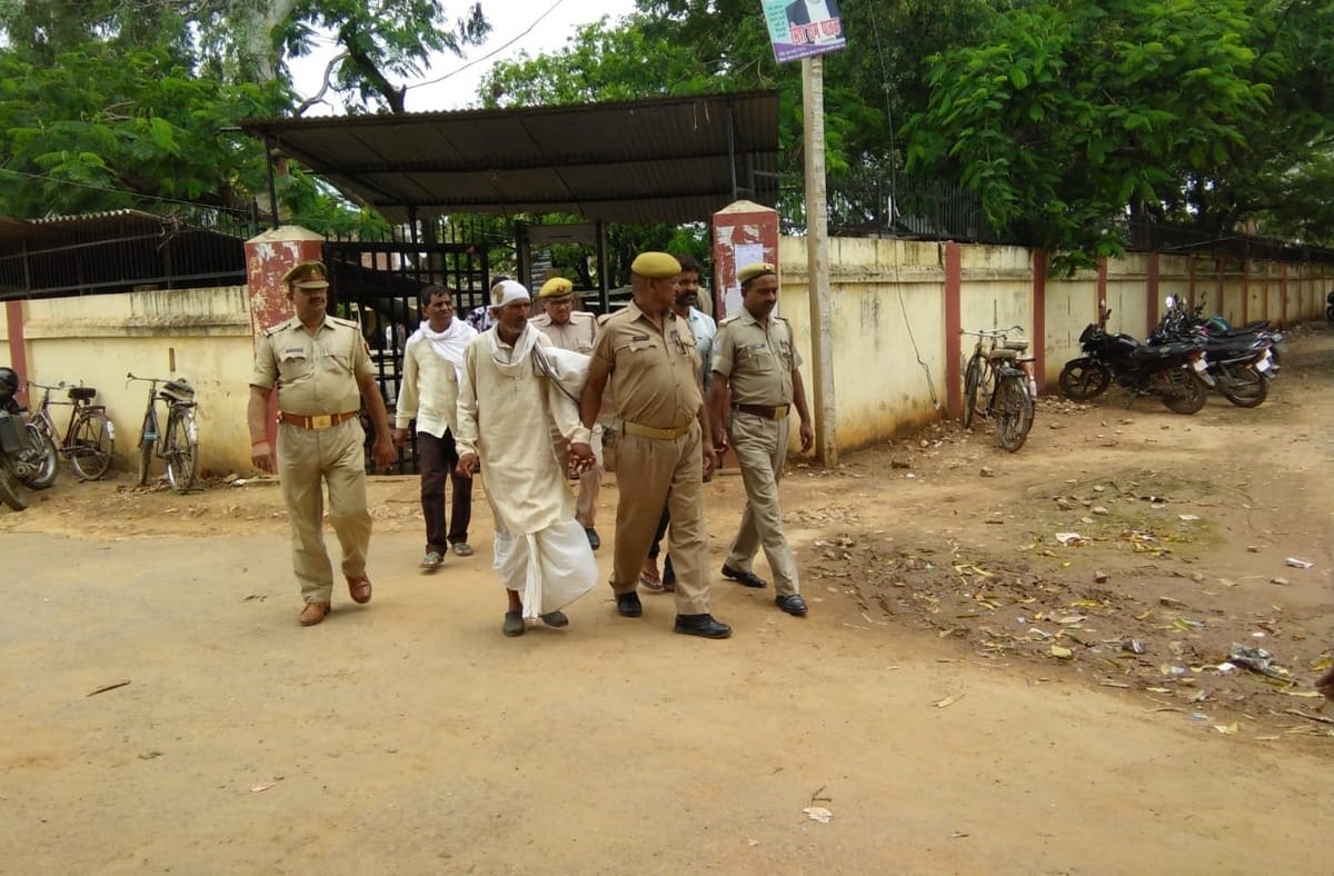Police want remand of 5 accused and advocates on strike in sonbhadra clash