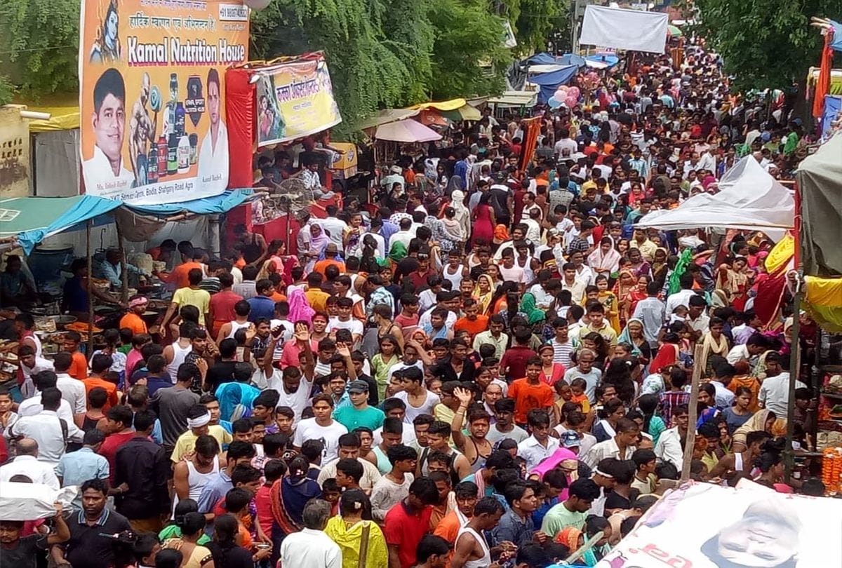 Sawan 2019 Devotees perform worship to Lord Shiva on Sawan ka Dusra Somvar in   Agra