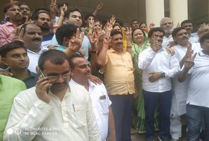 विनोद उपाध्याय ने एक मत से जीत दर्ज की