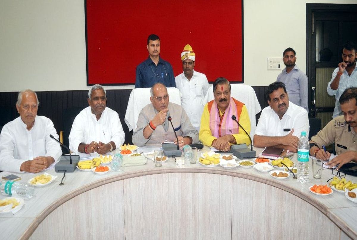 irrigation minister Dharmapal Singh said mathura ponds will fill by gangajal