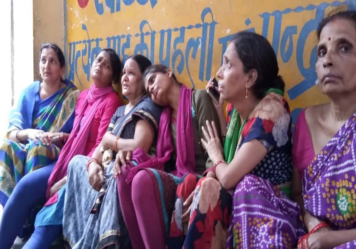 wall collapse in kanpur one woman died