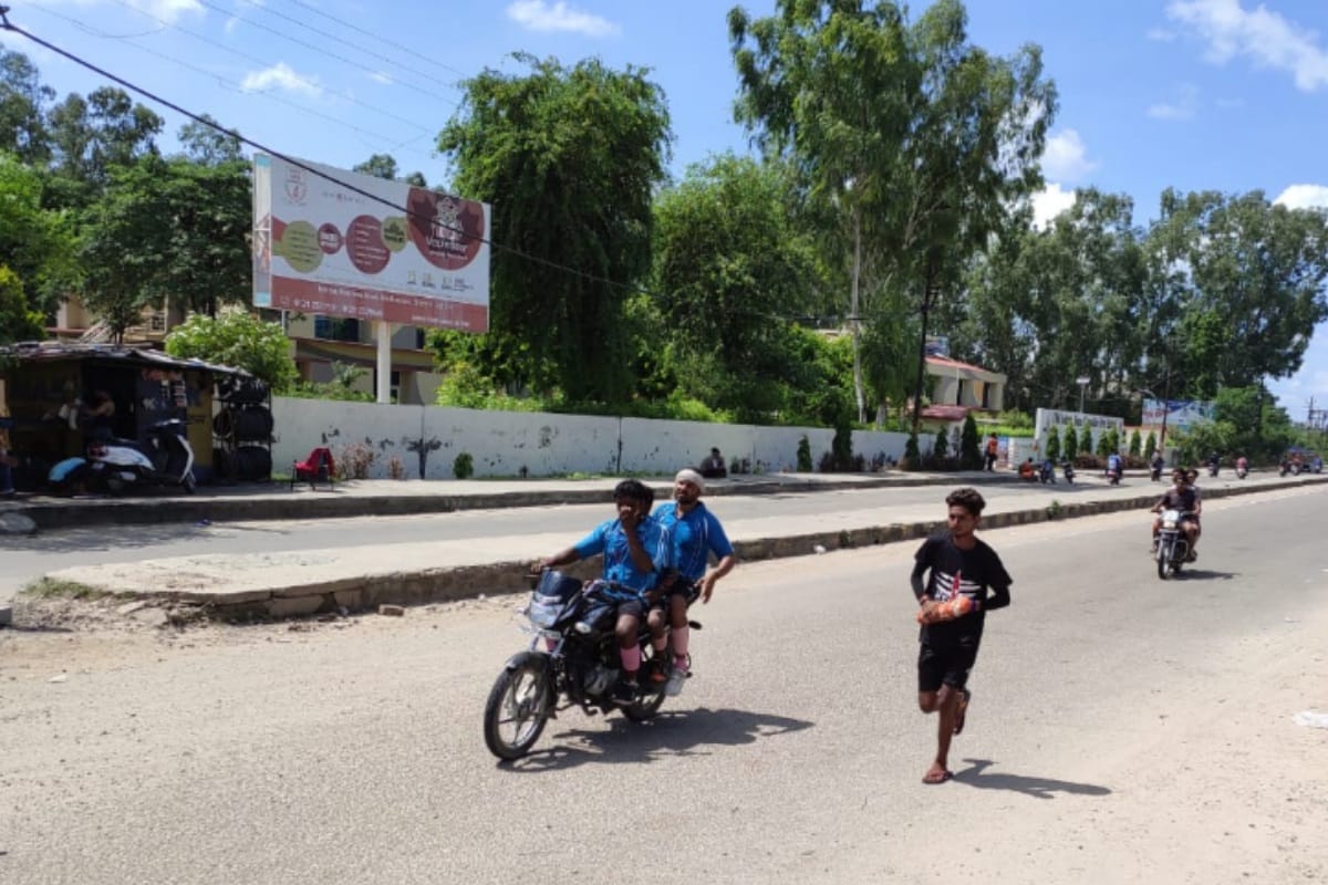 Kanwar Yatra 2019: shivbhakt brings Dak kawad on the last day of Mhashivratri