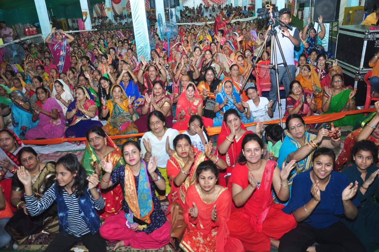 devotees enjoyed bhagwat katha