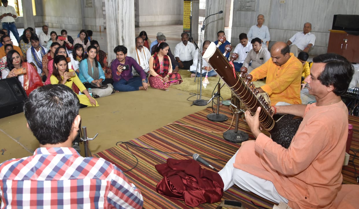 Nahar's Sitar, Sangeet singing from singing of Jalaj