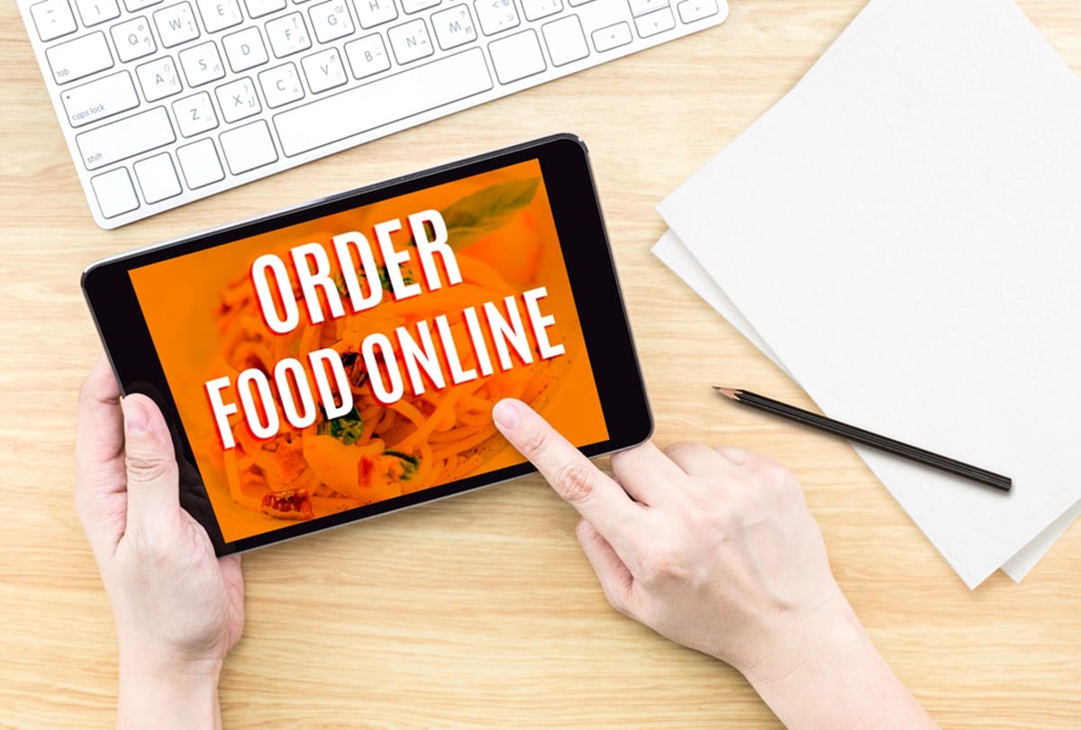 cyber fraud with man who ordered online food by mobile app in agra