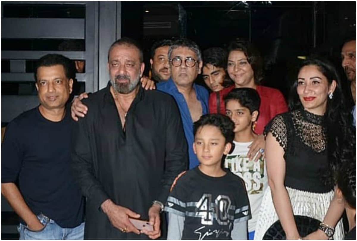 Sanjay Dutt along with Manyata Dutt Priya Dutt celebrated birthday