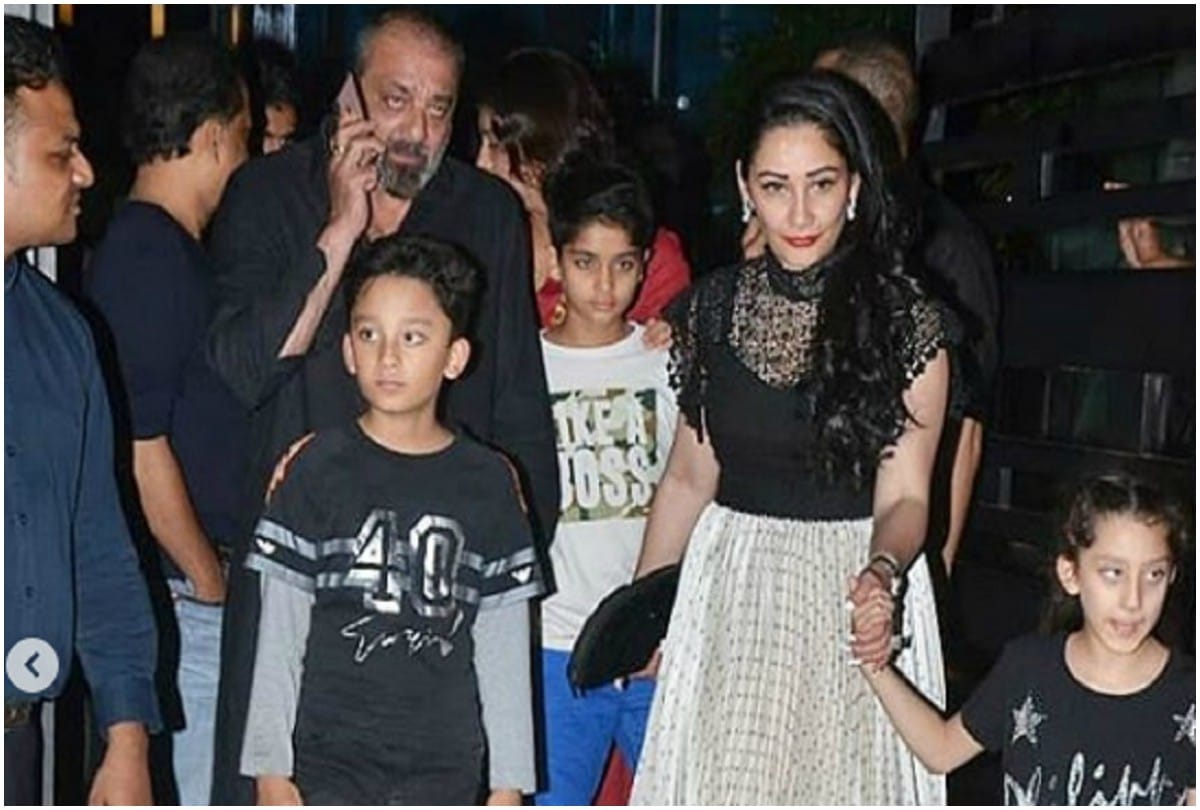Sanjay Dutt along with Manyata Dutt Priya Dutt celebrated birthday