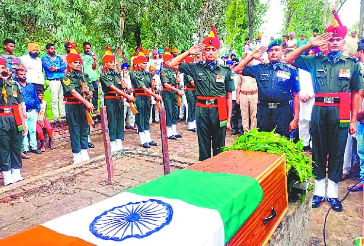 Indian Army Lance Naik Rajinder Singh Funeral, Who Died in Militants Attack on LOC