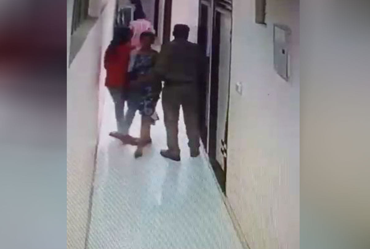 Up Police daroga video viral with two girls in hotel at firozabad