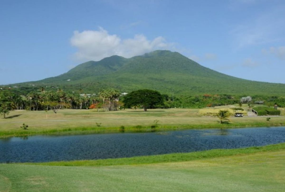 man falls down volcano during honeymoon in saint kitts Island