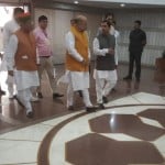 भाजपा संसदीय दल की बैठक में शामिल होने के लिए पहुंचे शाह-जोशी