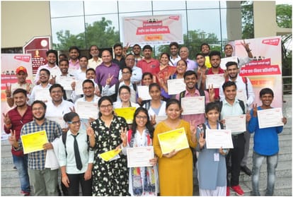 National debate competition held in Jhansi, 21 colleges of students participated