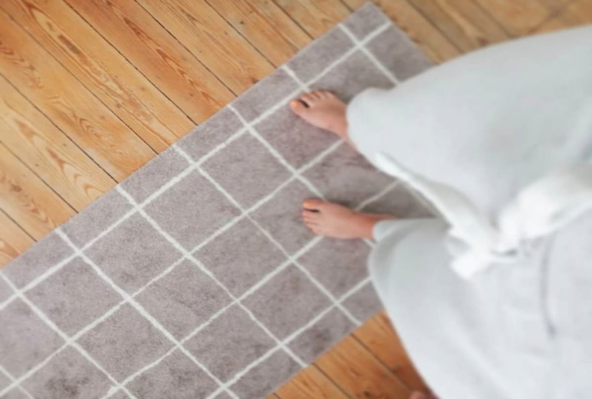 Vastu tips Use of these things causes poorness in the house