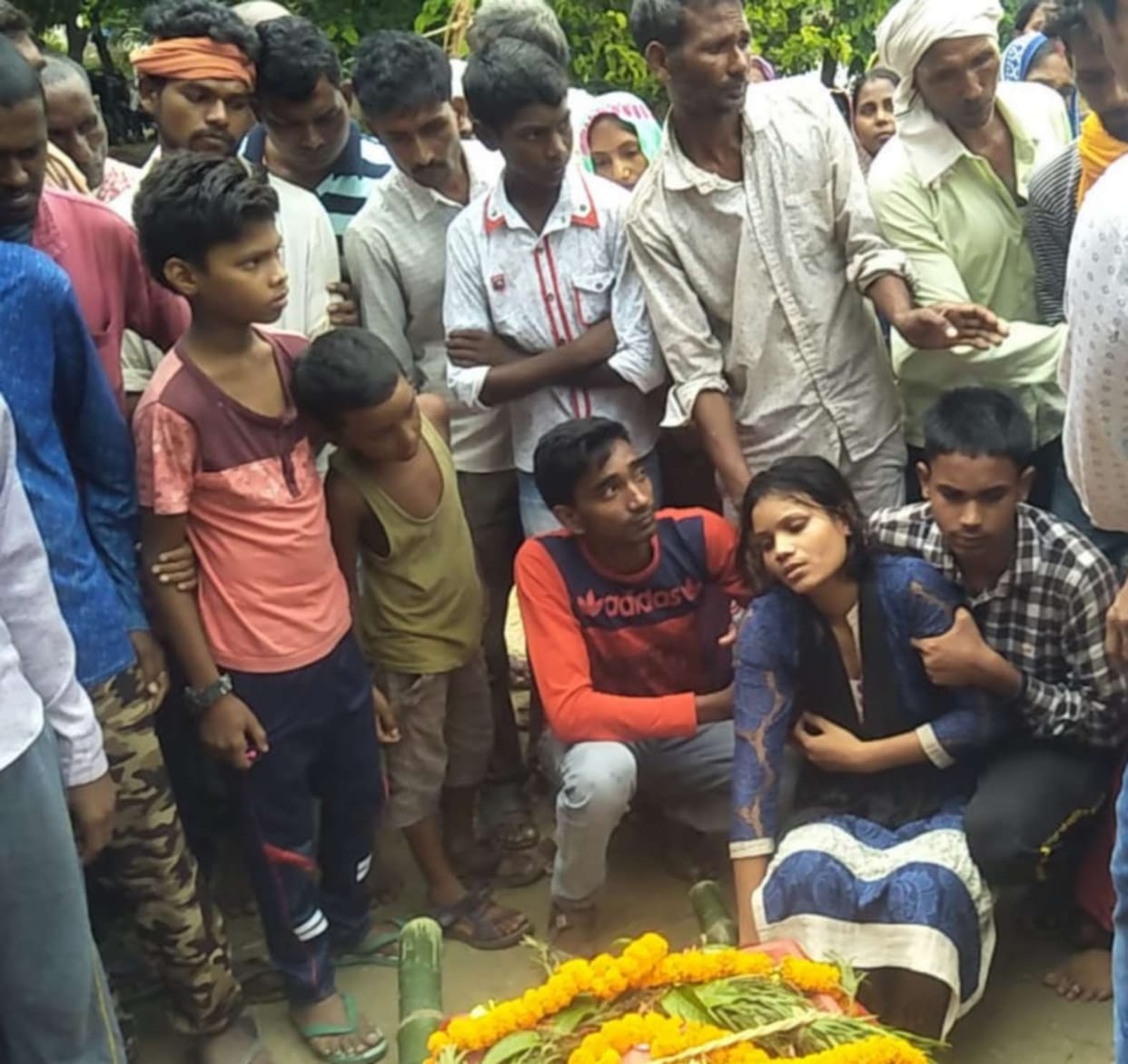 CRPF reached the body of the jawan, weeds